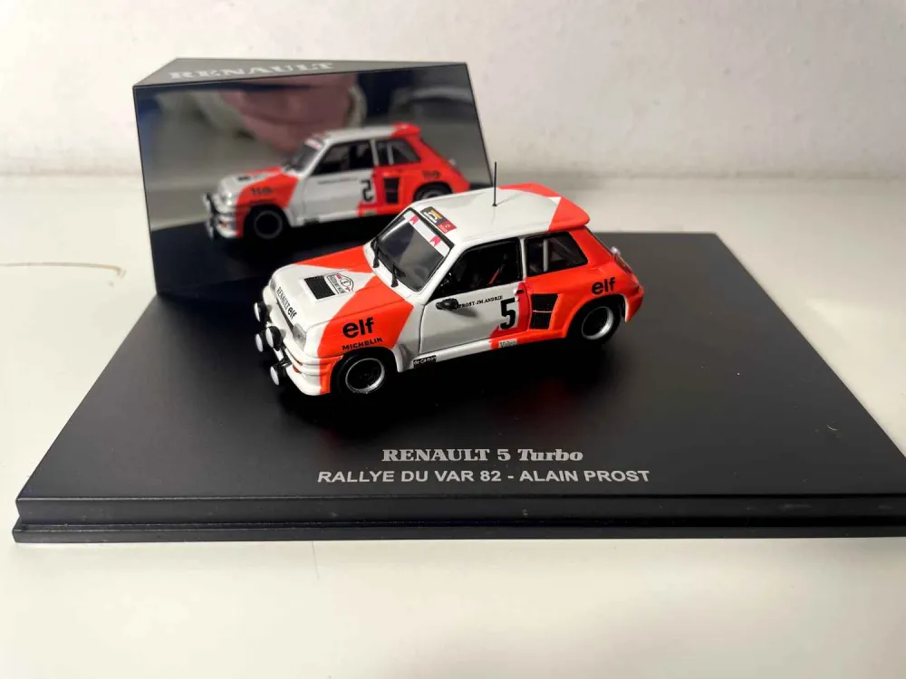 Renault 5 Turbo bianca e arancione numero 5 - Rally del Var 1982 - Alain Prost (cofanetto rettangolare)