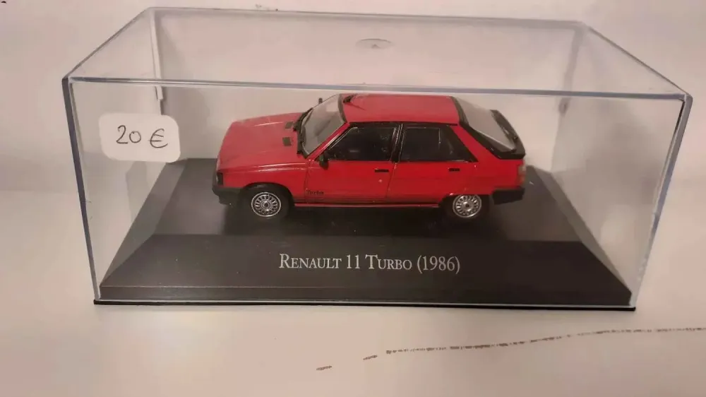 Renault 11 turbo rossa del 1986