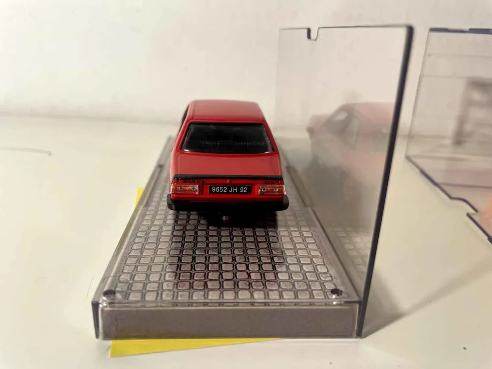 Renault 18 turbo rossa (Norev)
