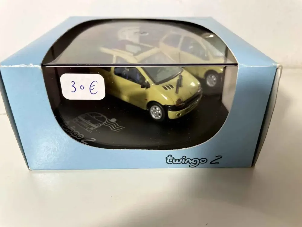 Renault Twingo Z giallo/verde? del 1998 (scatola quadrata)
