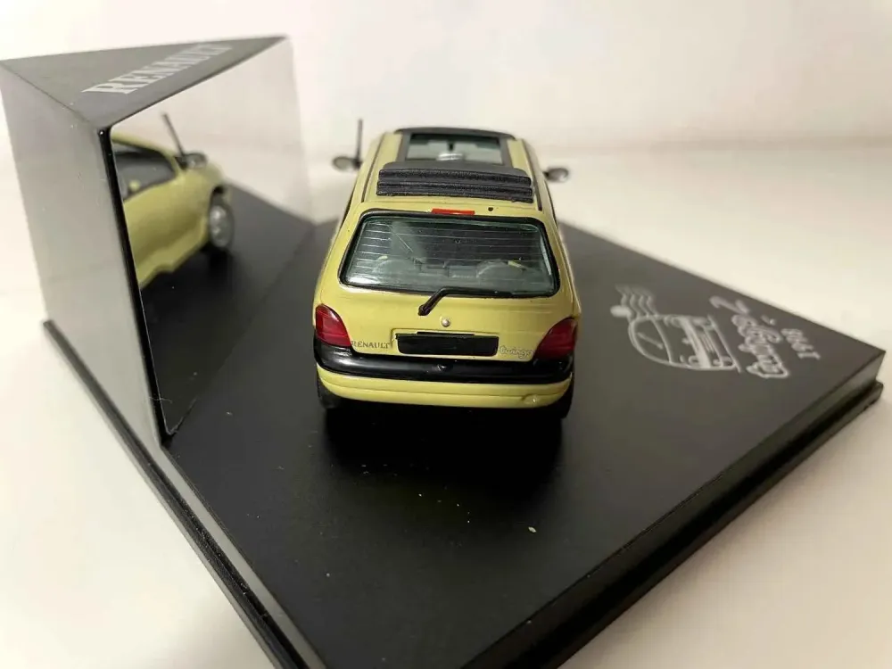 Renault Twingo Z giallo/verde? del 1998 (scatola quadrata)