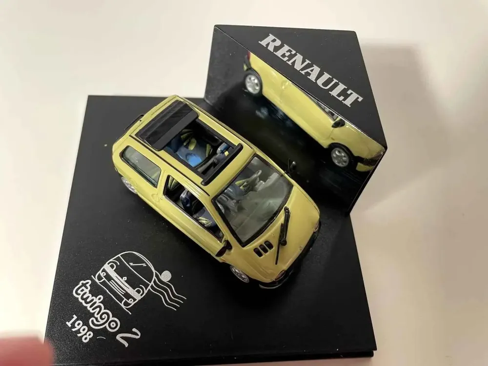 Renault Twingo Z giallo/verde? del 1998 (scatola quadrata)