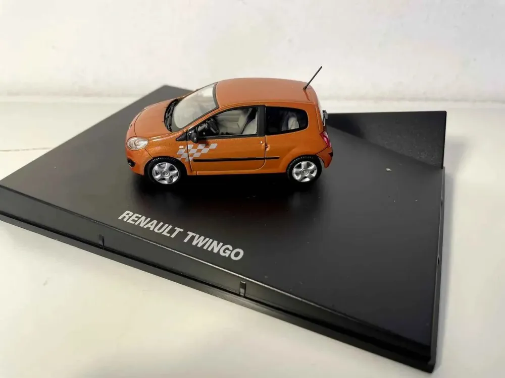 Renault Twingo marrone ( scatola - scatola rettangolare)