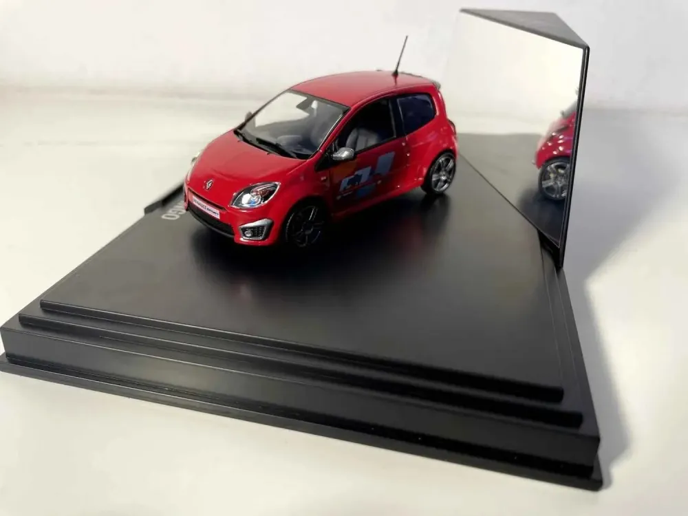 Renault Twingo Sport rossa ( scatola - scatola rettangolare)