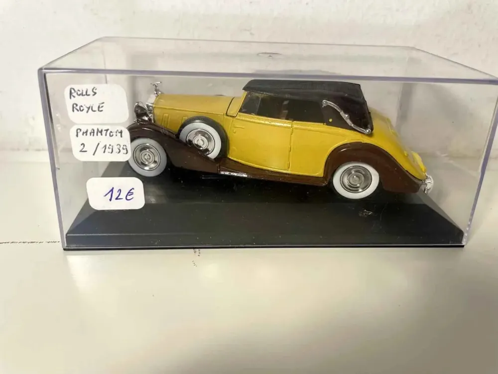 Rolls-Royce Phantom 2 del 1939 ocra e marrone (auto americana)