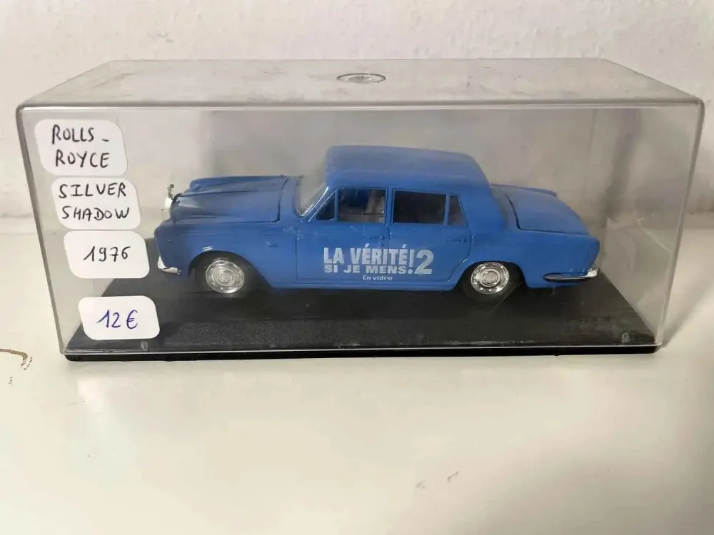 Rolls-Royce Silver Shadow blu del 1976 (La verità sta arrivando #2) (auto americana)
