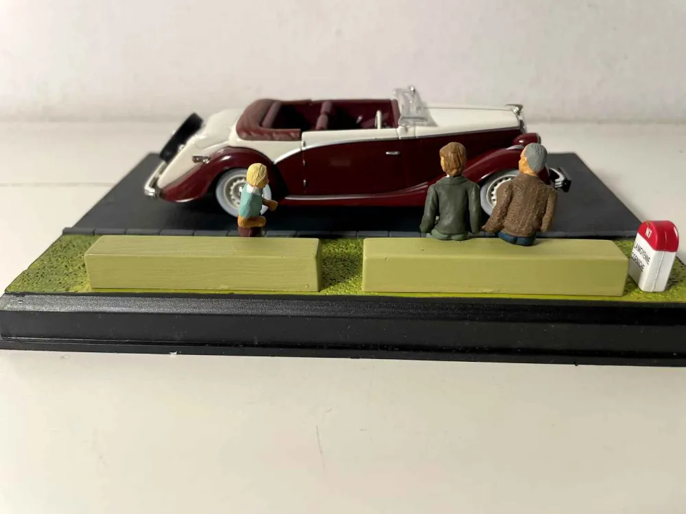 Salmson S4E bordeaux e bianco sporco - La Nationale 7 - La via blu