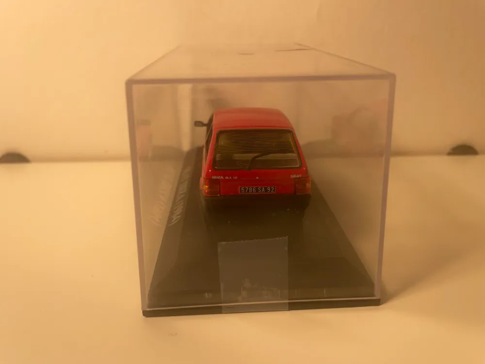 Seat Ibiza rossa del 1984 (scala 1/43)