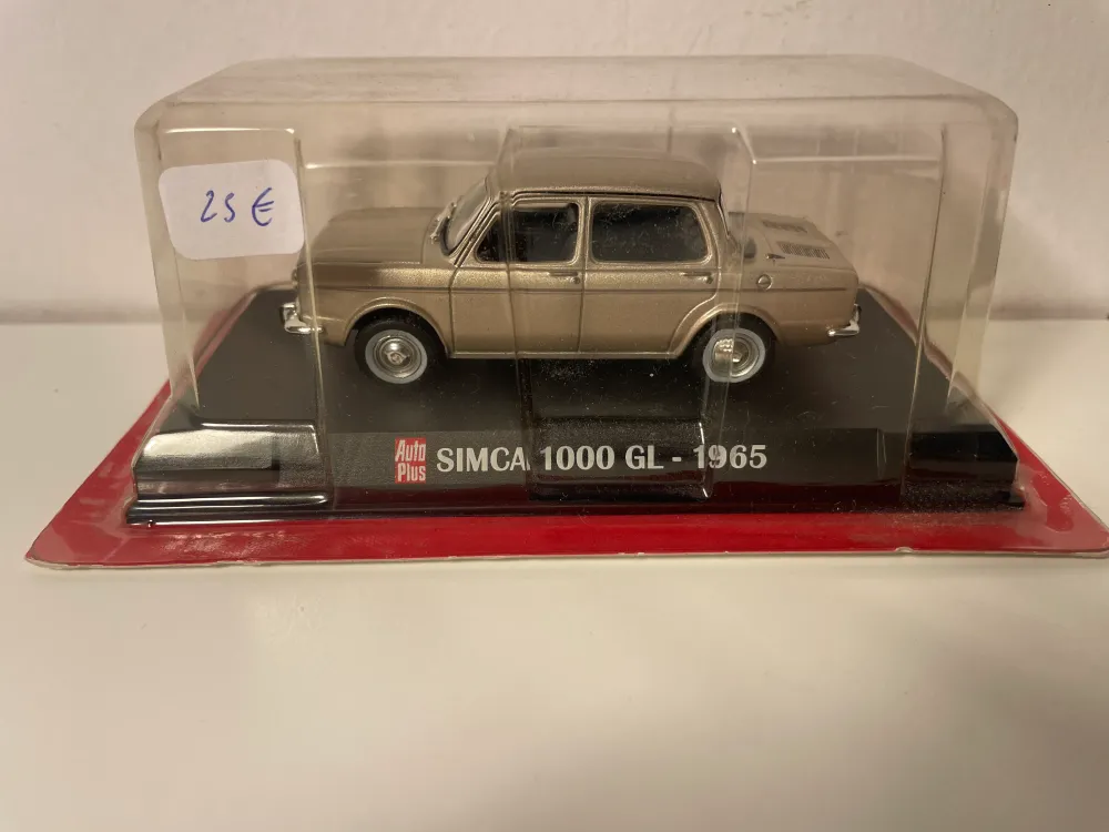 SIMCA 1000 GL marrone chiaro del 1965 (Auto Plus)
