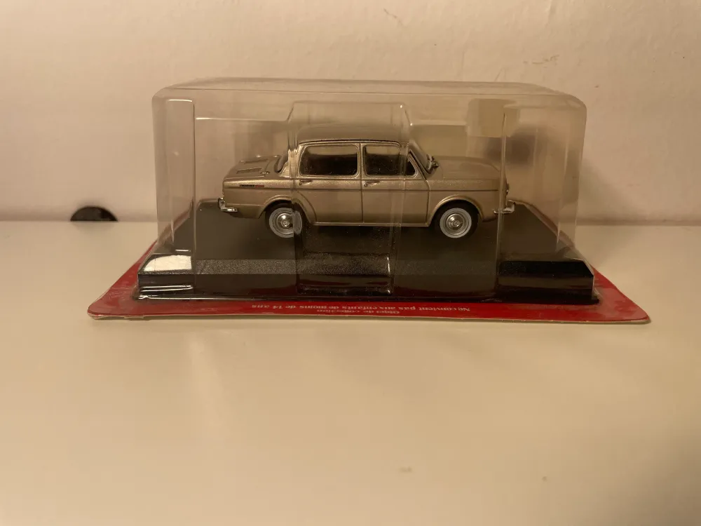 SIMCA 1000 GL marrone chiaro del 1965 (Auto Plus)