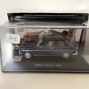 Simca 1100 LS blu scuro del 1968