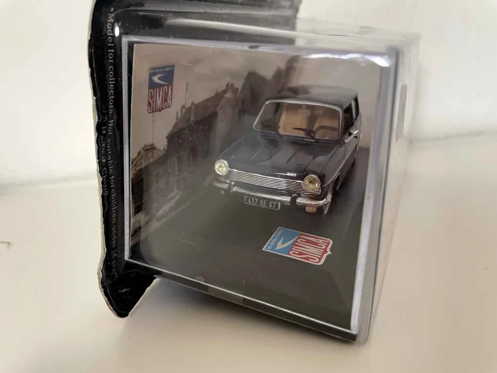 Simca 1100 LS blu scuro del 1968