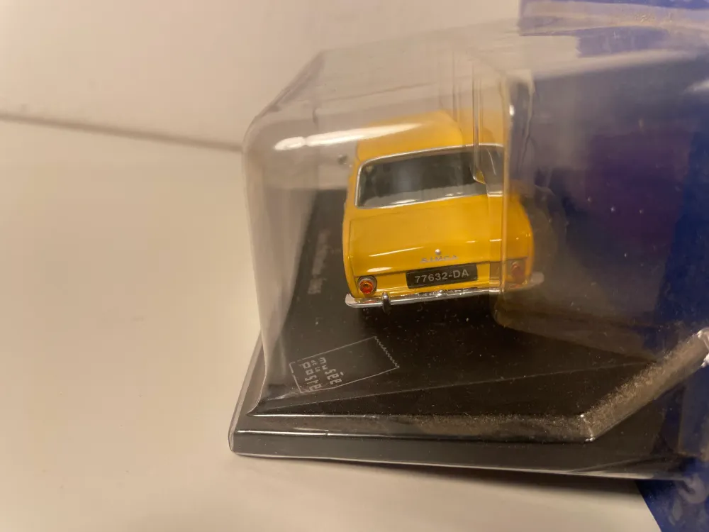 Simca 1300 berlina gialla del 1965 La Poste - PTT