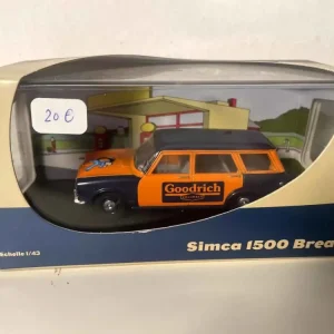 Simca 1500 station wagon arancione e blu con pubblicità GOODRICH