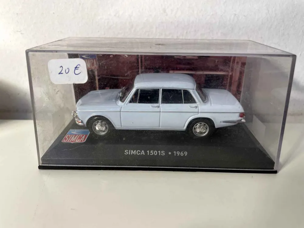 SIMCA 1501S azzurro pallido del 1969