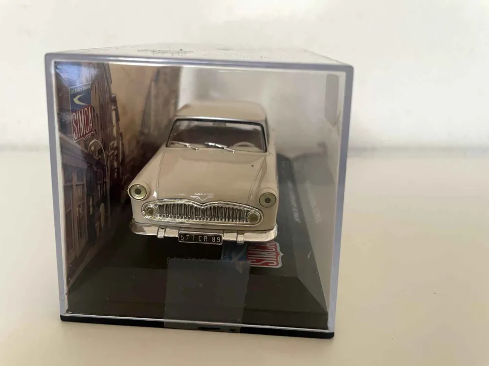 SIMCA Ariane 4 beige del 1959