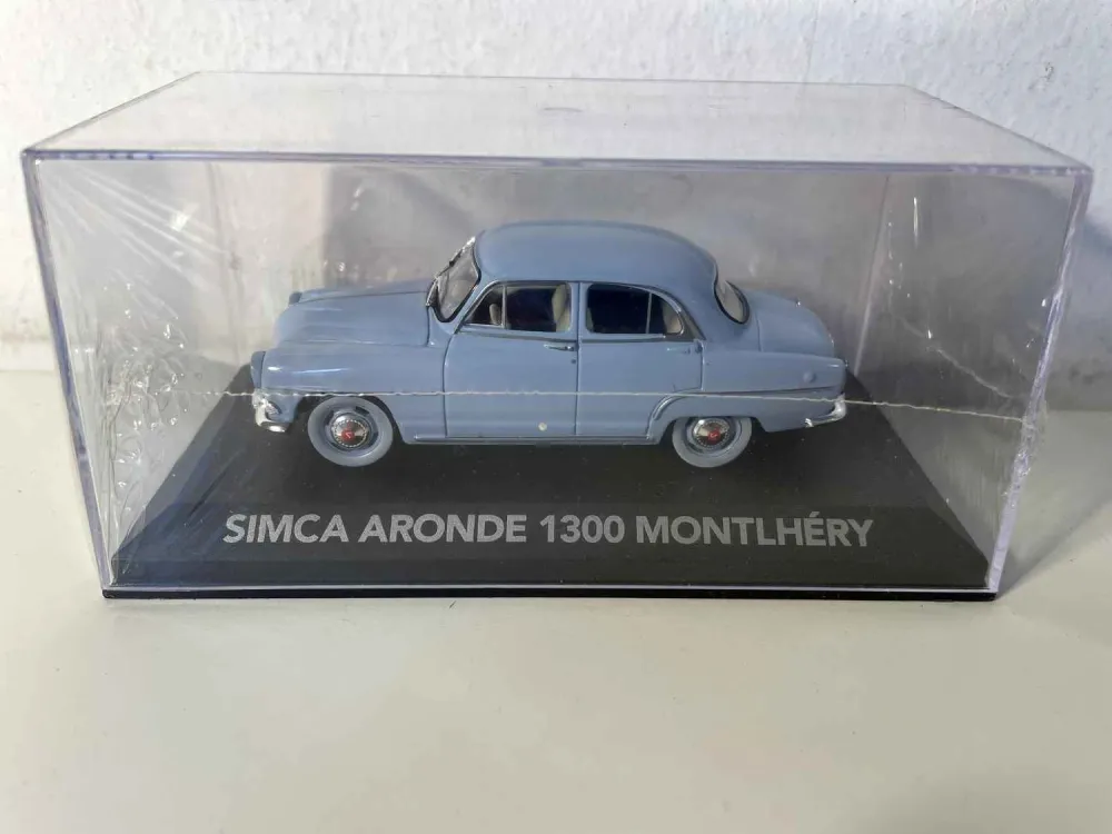 SIMCA Aronde 1300 Montlhéry azzurro cielo