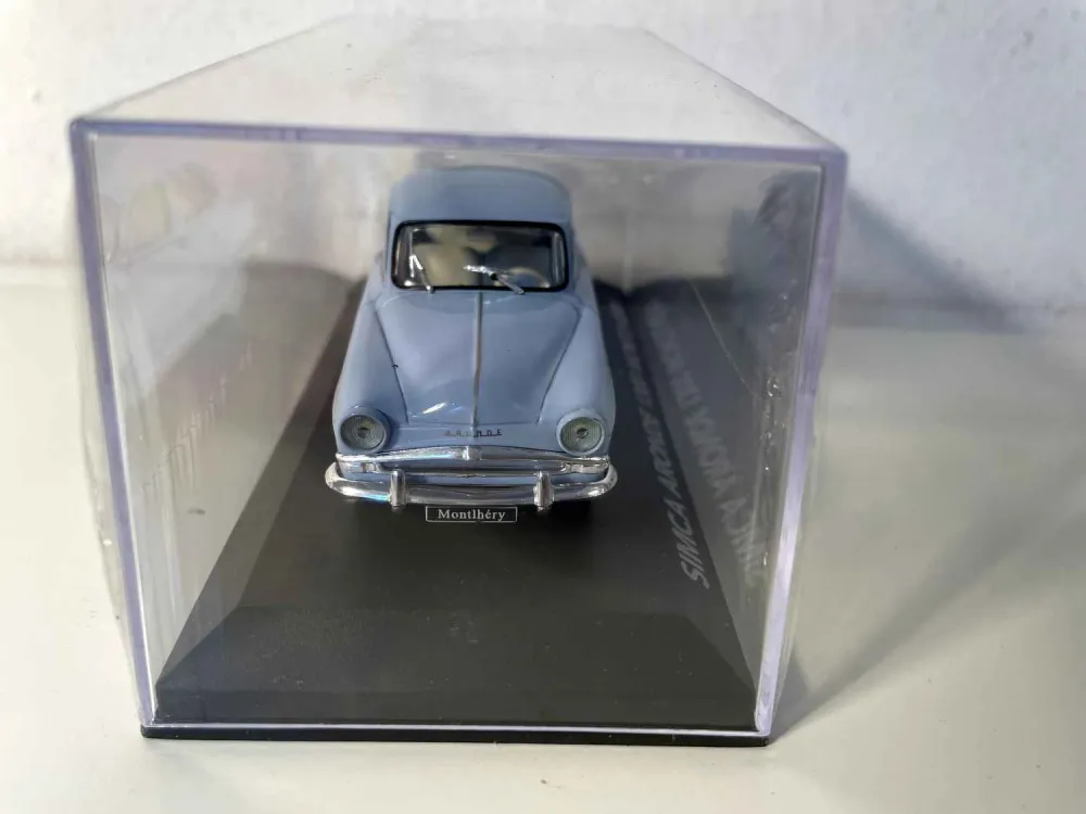 SIMCA Aronde 1300 Montlhéry azzurro cielo