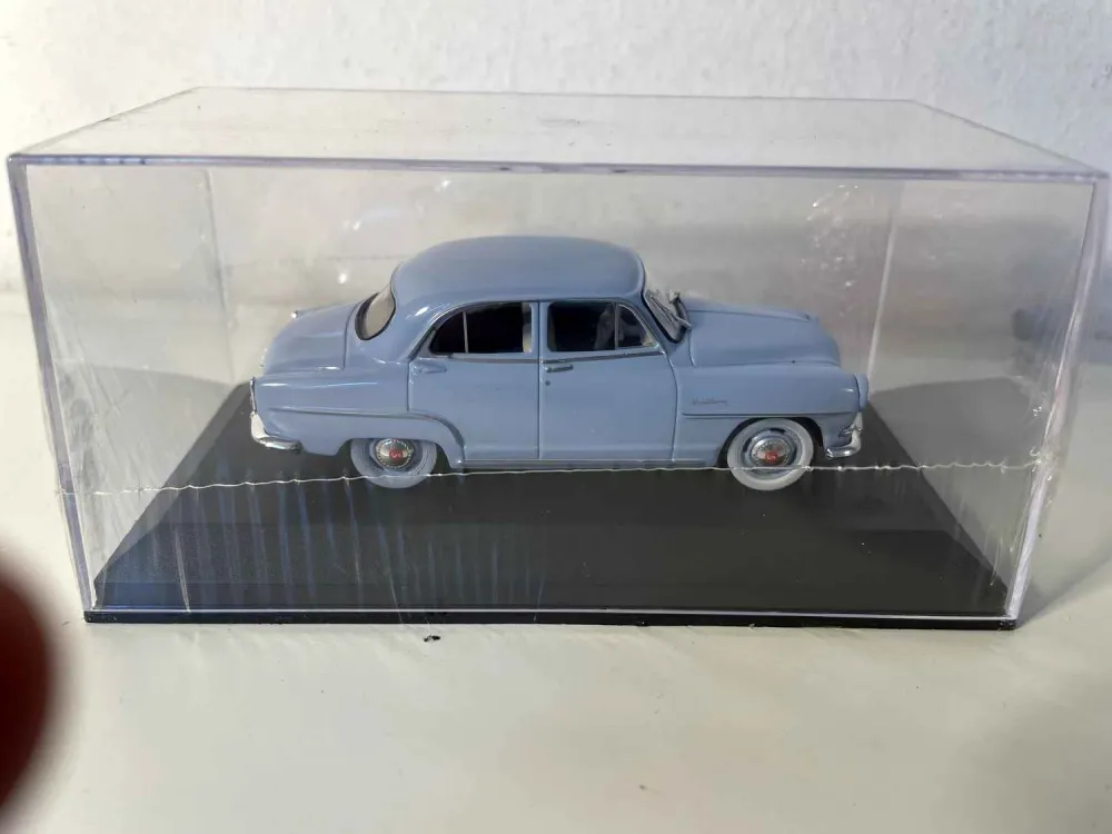 SIMCA Aronde 1300 Montlhéry azzurro cielo