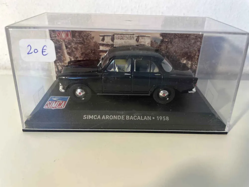 SIMCA Aronde Bacalan nera del 1958