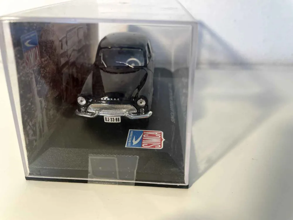 SIMCA Aronde Bacalan nera del 1958