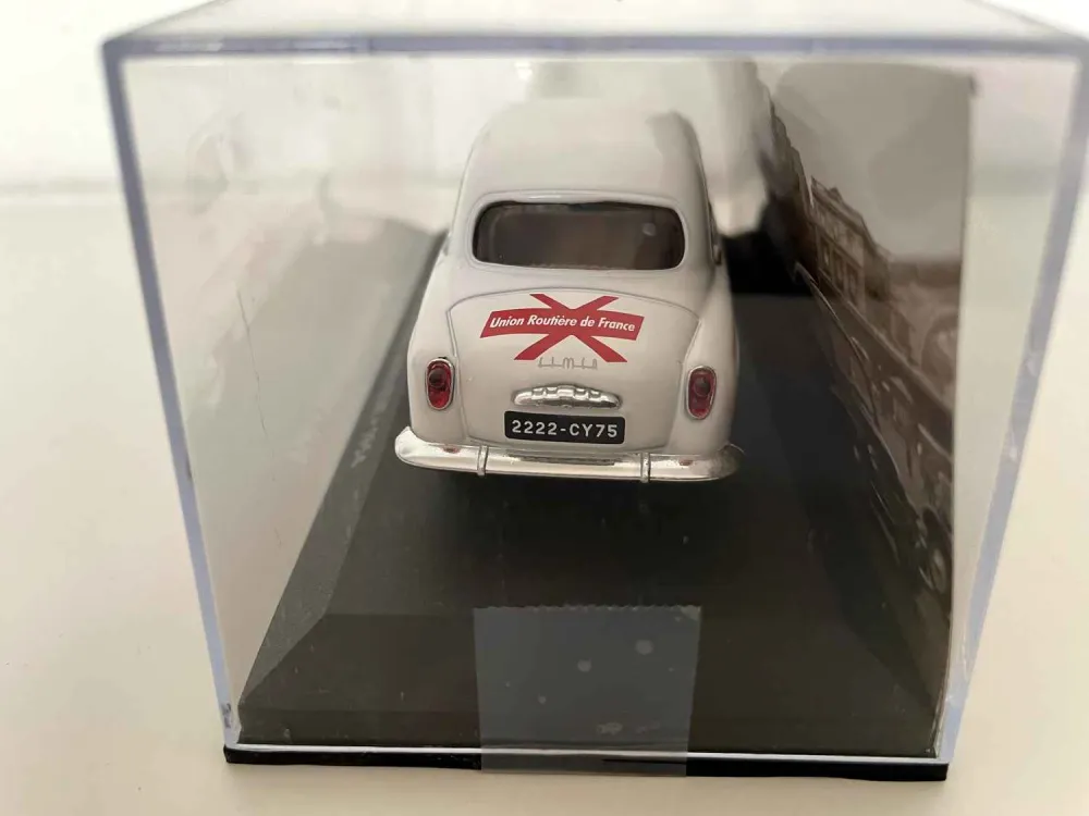 SIMCA Aronde Geneviève bianca del 1954