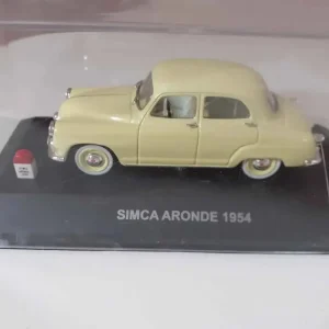 Simca Aronde gialla del 1954