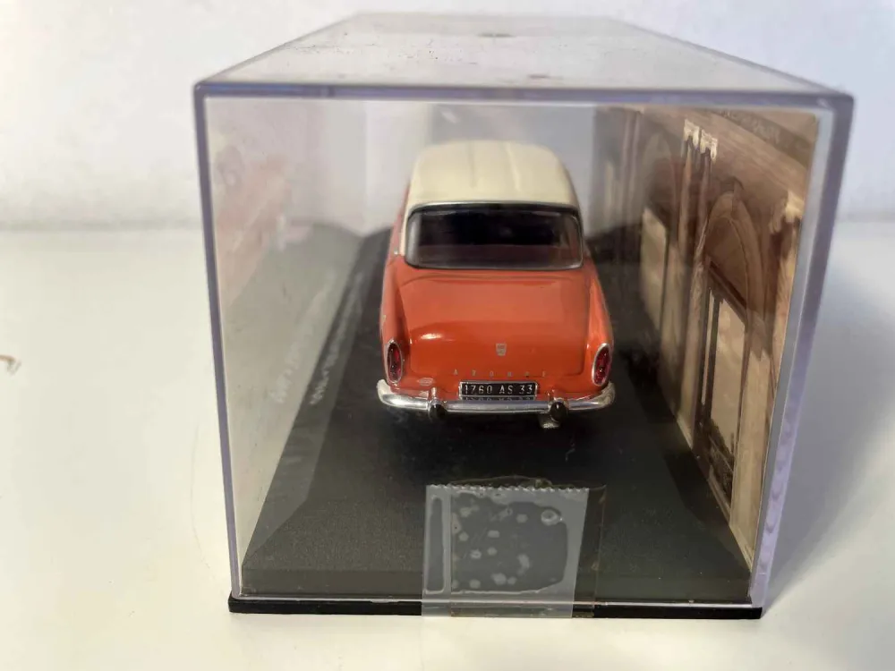 SIMCA Aronde P60 Elysée rossa - tetto arancione e beige del 1960