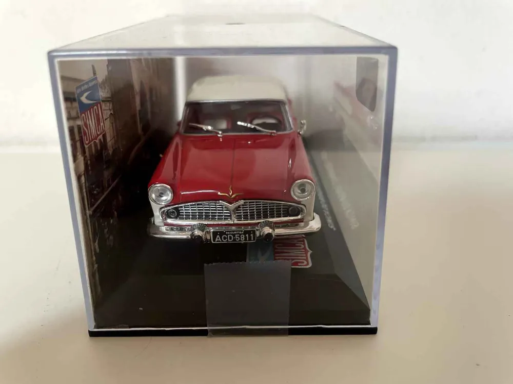 SIMCA Do Brasil Chambord beige e rosso del 1959