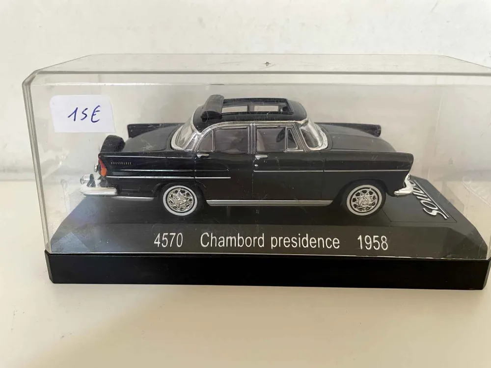 Simca Chambord Présidence nera del 1958 (riferimento Solido 4570)