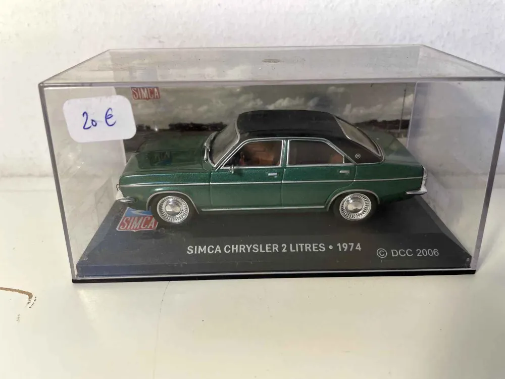 Simca Chrysler 2 litri del 1974, verde con tetto nero