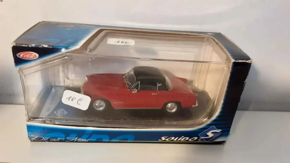 Simca coupé de ville rossa del 1956