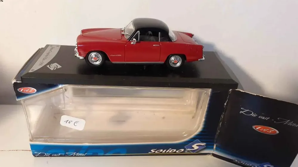 Simca coupé de ville rossa del 1956