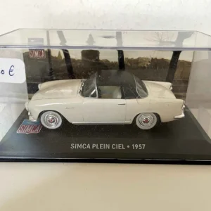 SIMCA full sky beige e tetto nero del 1957