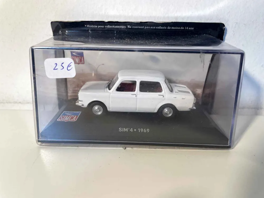 Simca Sim'4 bianca del 1969