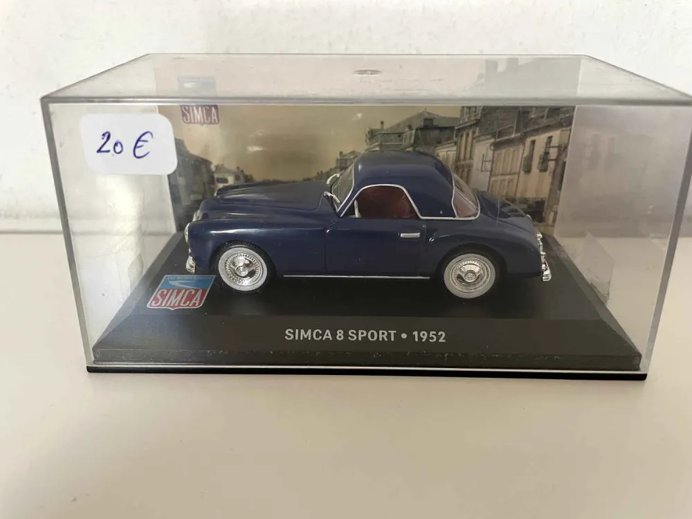 SIMCA 8 Sport blu del 1952