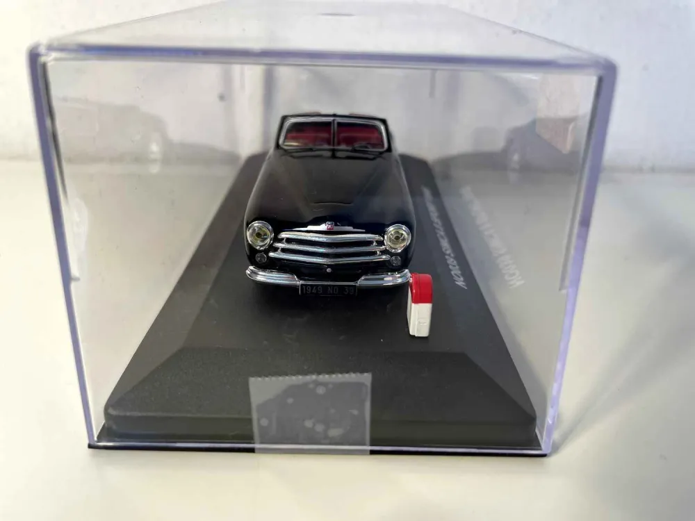 Simca 8 Sport nera del 1949 (Nostalgia NO039)