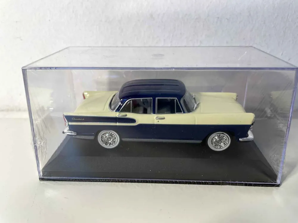 SIMCA Vedette Chambord beige e blu scuro