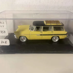 Simca Vedette Marly tetto giallo e nero con portapacchi del 1959 (box plexiglas)