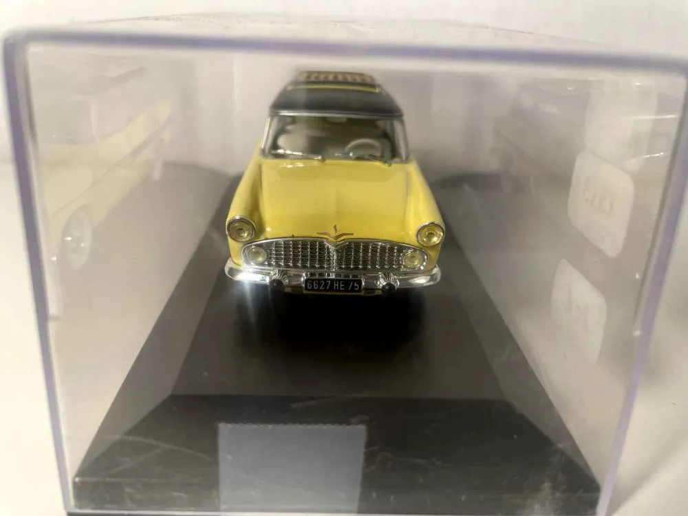Simca Vedette Marly tetto giallo e nero con portapacchi del 1959 (box plexiglas)
