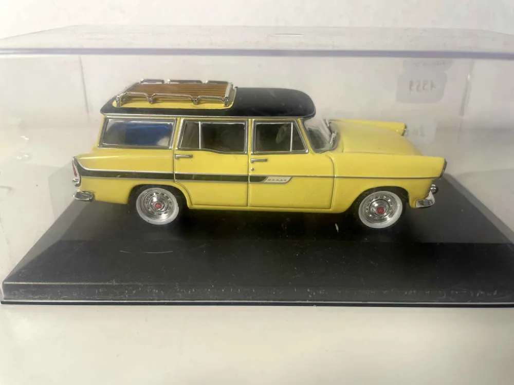 Simca Vedette Marly tetto giallo e nero con portapacchi del 1959 (box plexiglas)