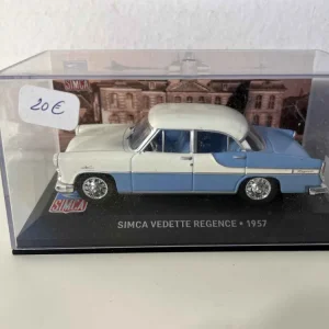 SIMCA Vedette Régence bianca e blu del 1957