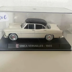 SIMCA Versailles bianco sporco e tetto nero del 1955 (Auto Plus)