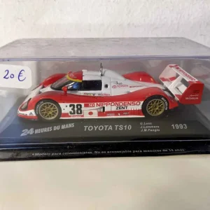 Toyota TS10 rossa e bianca numero 38 (24 Ore di Le Mans 1993)