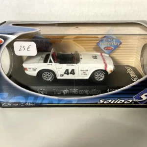 Triumph TR6 Competition White del 1969 con numero 44 (riferimento Solido 1861)