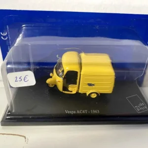 Vespa gialla AC4T del 1963 La Poste - PTT