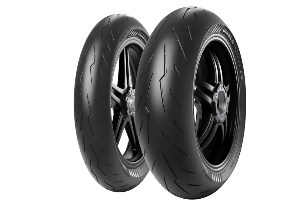 PIRELLI DIABLO ROSSO 4 240/45ZR17 82W TL DOT25