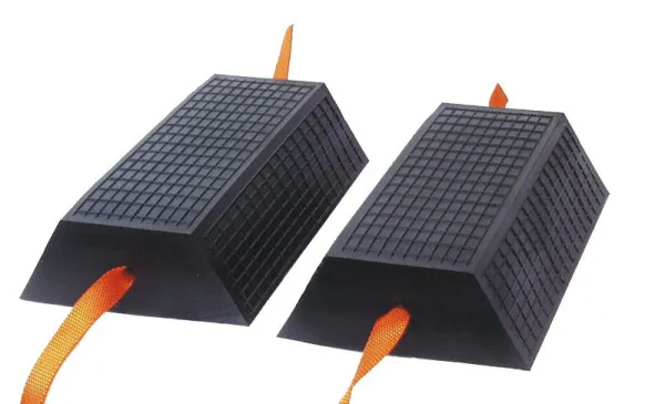 Set di blocchi gomma per piattaforme elevatrici universale 65 "1 paio" H65xL170xL300mm 100354 Busching