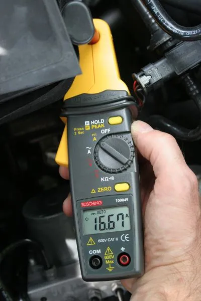 Pinza amperometrica digitale Busching 100 ACA/DCA con funzione multimetro 100849