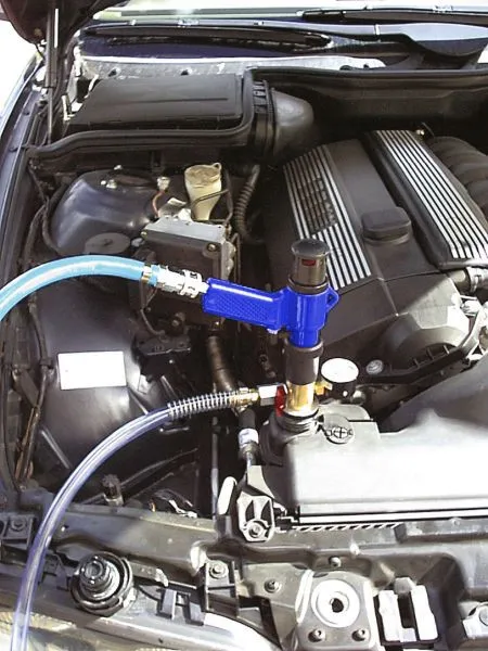 Pistola di riempimento per sistema di raffreddamento Busching universale auto/camion "QuickFill Blue" 10...
